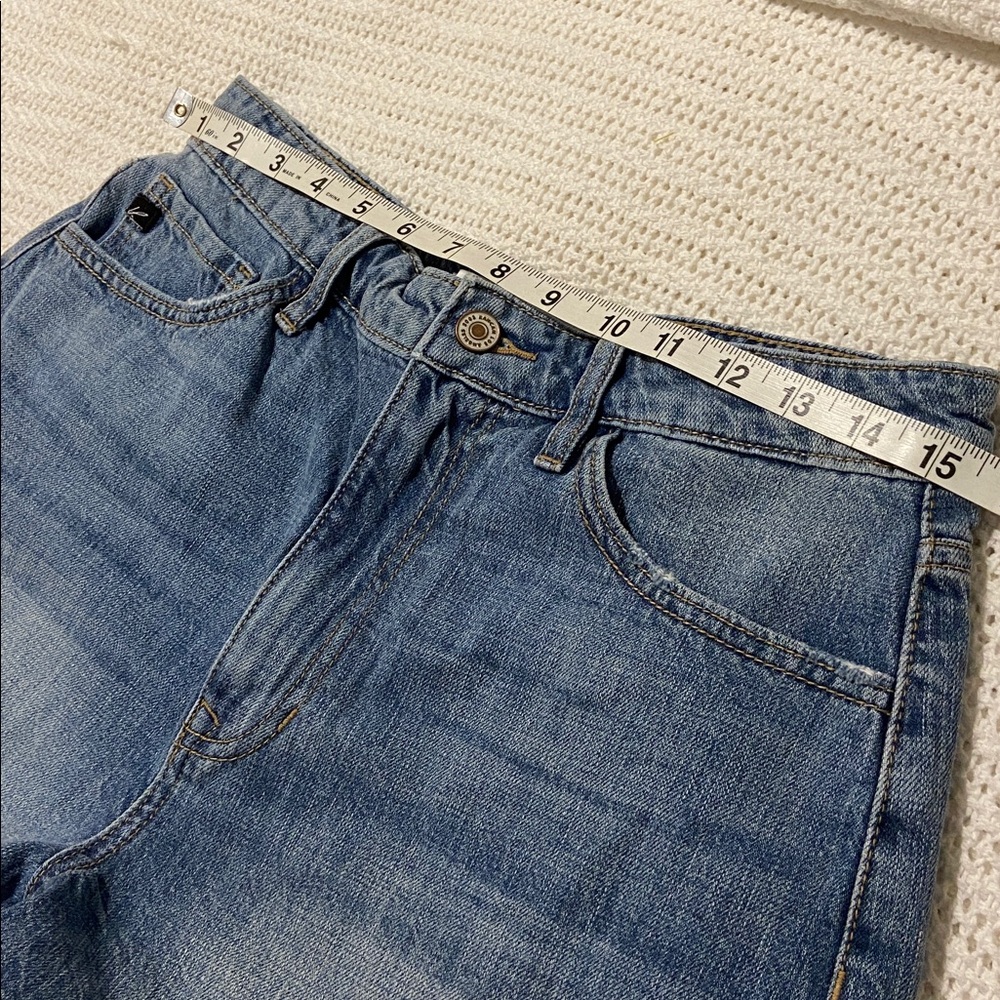 KanCan denim shorts high-rise waist and distressed frayed hem Size 9 - Picture 9 of 11